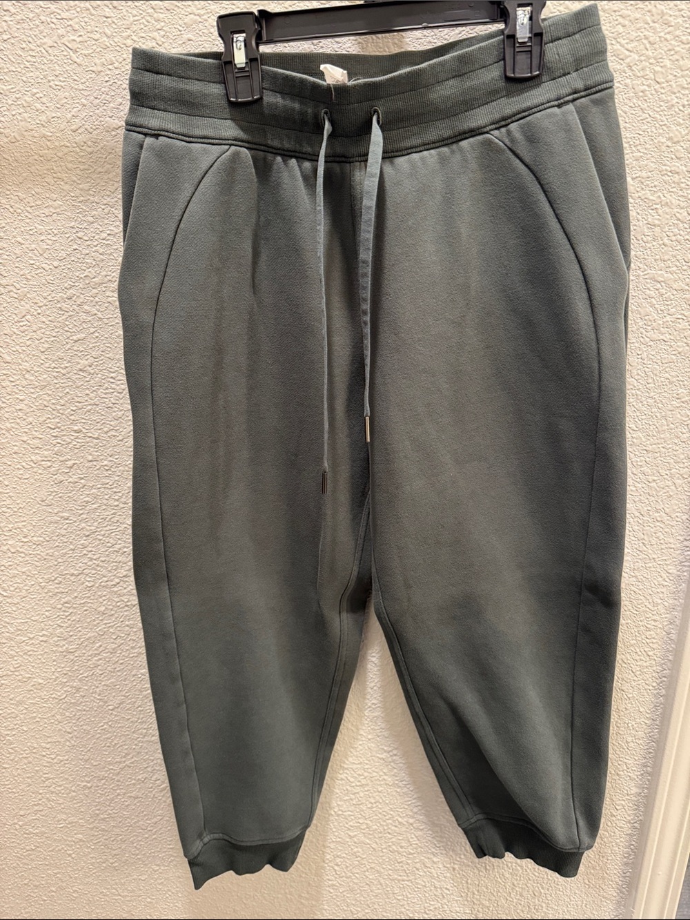 Lululemon Women’s Olive Green Scuba Jogger Pants -